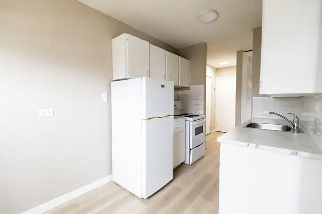 Westbrook Mall Area Apartment For Rent | Westbrook Manor Apartme in Long Term Rentals in Calgary - Image 10