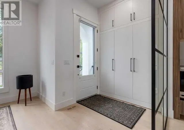 3534 41 Street SW Calgary, Alberta62864759591298122