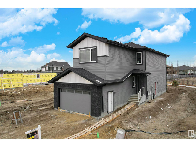 3924 41 AV Beaumont, Alberta in Houses for Sale in Edmonton - Image 4