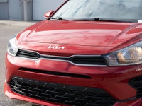 Prices excludes GST and cost/charges associated with financing.CARFAX Link:https://vhr.carfax.ca/?id... (image 4)