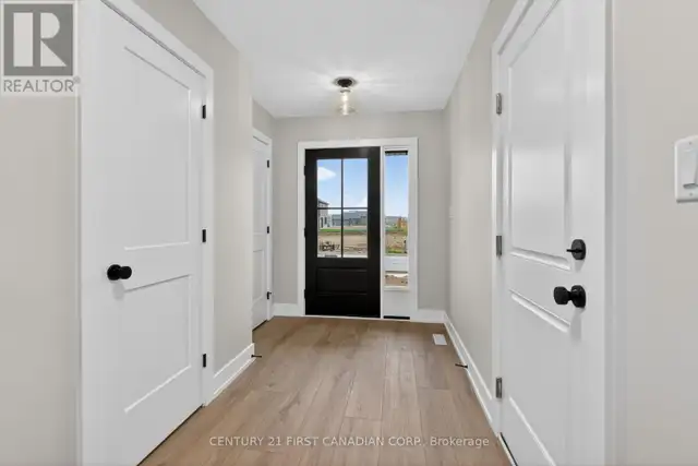 34 POSTMA CRESCENT North Middlesex (Ailsa Craig), Ontario in Houses for Sale in Grand Bend - Image 4