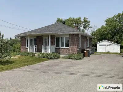 Propriété située près des commodités (école primaire, dépanneur/poste d'essence, casse-croute) dans...