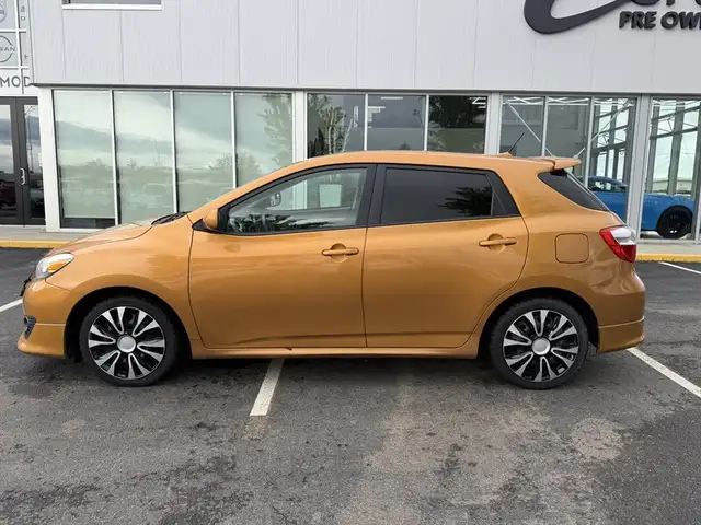 2010 Toyota Matrix S in Cars & Trucks in Edmonton - Image 9