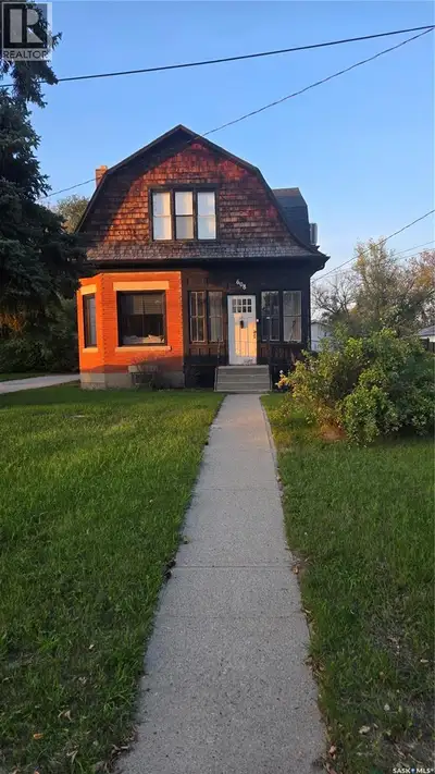This two storey three bedroom/two bathroom home is situated on two mature lots and is a must see. En...