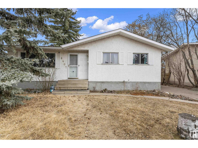 8407 171 ST NW NW Edmonton, Alberta in Houses for Sale in Edmonton - Image 2