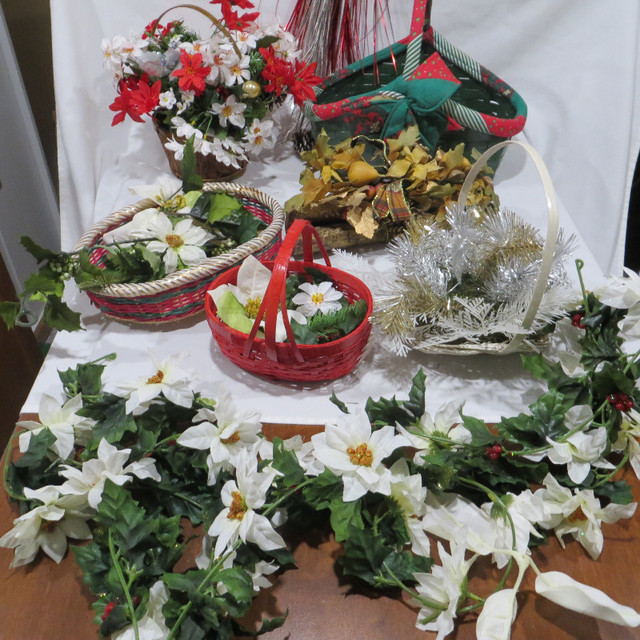 Xmas Baskets, Faux Flowers, Garland, Log in Holiday, Event & Seasonal in Winnipeg