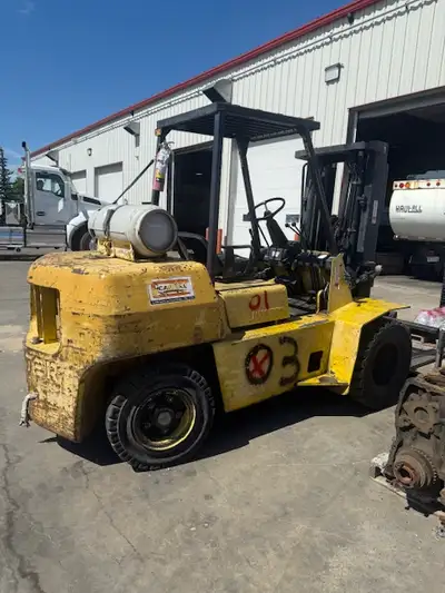 Pneumatic wheels Sideshift 7350lb lift 169" lift height Propane Good, reliable condition Owned by a...