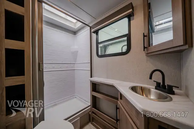 2023 Grand Design Imagine XLS 23BHE in Travel Trailers & Campers in Kelowna - Image 14