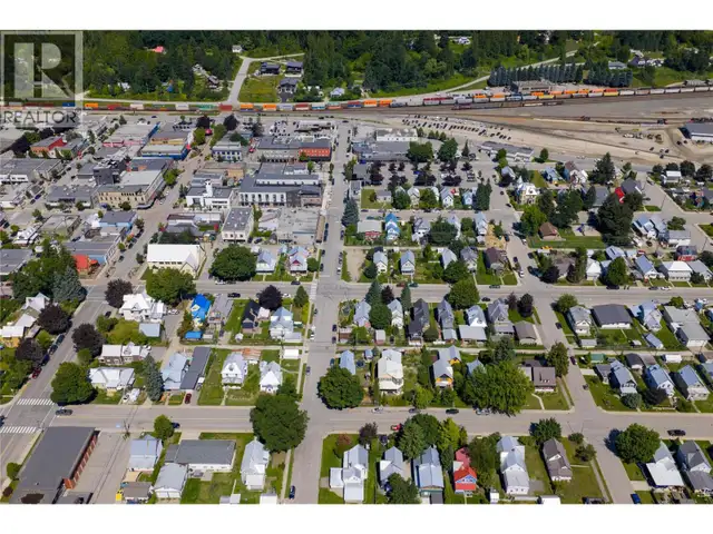 200 Third Street E Revelstoke, British Columbia in Land for Sale in Revelstoke - Image 9