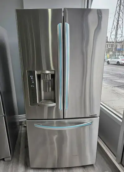 Fully working clean condition washer dryer Top of the line brand Nothing broken or missing pieces Ca...