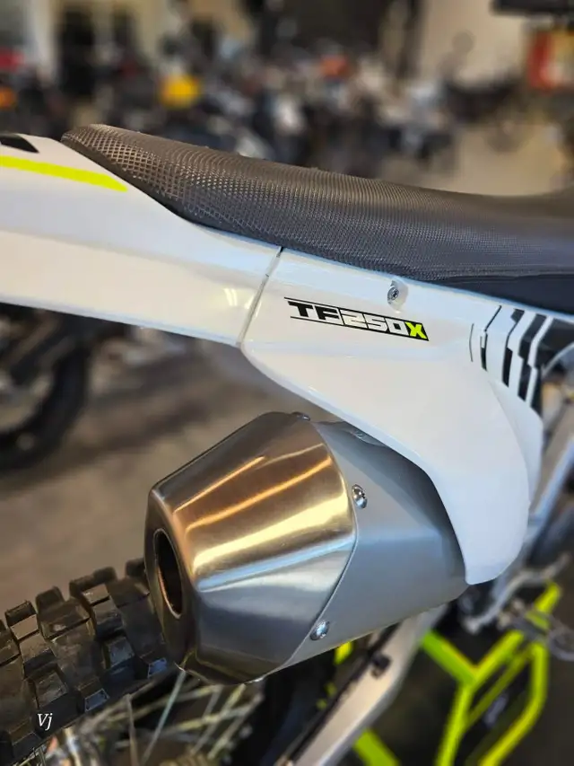 2024 Triumph TF250-X MOTOCROSS DEALER DEMO/ 9.5 HOURS in Dirt Bikes & Motocross in Grande Prairie - Image 6
