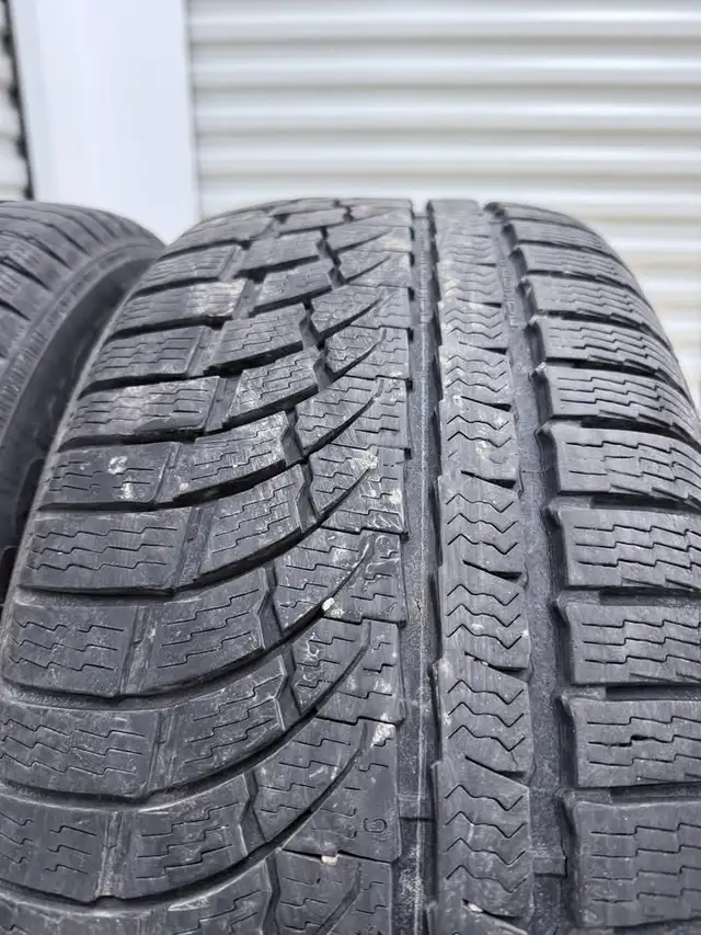 85% tread. 235/55 R17 Winter tires Nokian WRG4 in Motorcycle Parts & Accessories in Mississauga / Peel Region - Image 4
