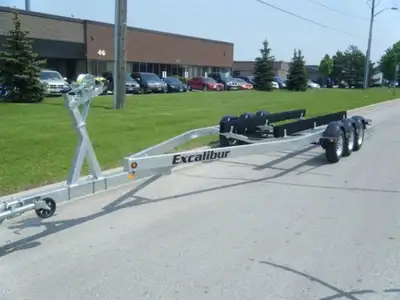 BT9000 Tri Axle Boat Trailer 9000lbs total boat capacity BT9000 Tri Axle boat trailer. 9000lbs total...