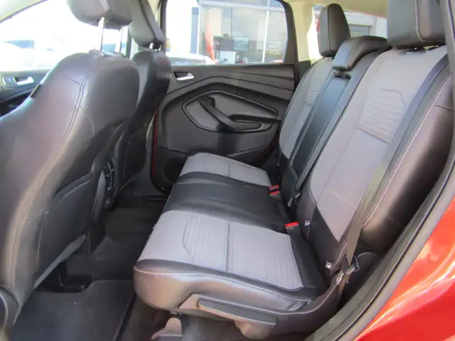 2019 Ford Escape SE 4WD Sport Appearance / Carplay / Navi / B.Ca in Cars & Trucks in Calgary - Image 28