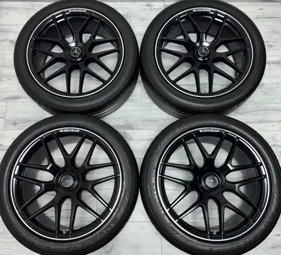 Selling a beautiful set of *BRAND NEW* 2023 Mercedes Benz GLE-Class GLE63 S AMG Coupe / SUV original...