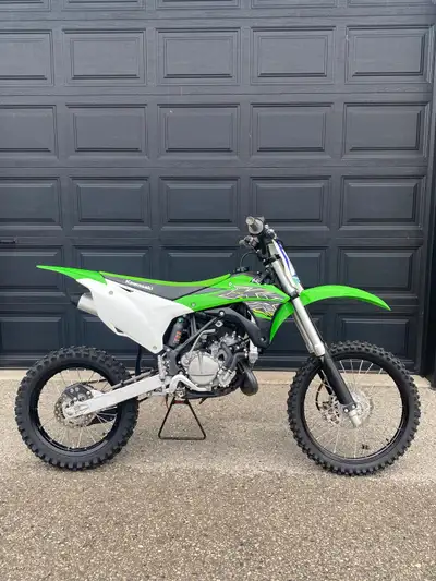 Christmas is coming !!! . Only 54 hours. Extremely Low use bike. Don’t buy a new one ! This one is c...