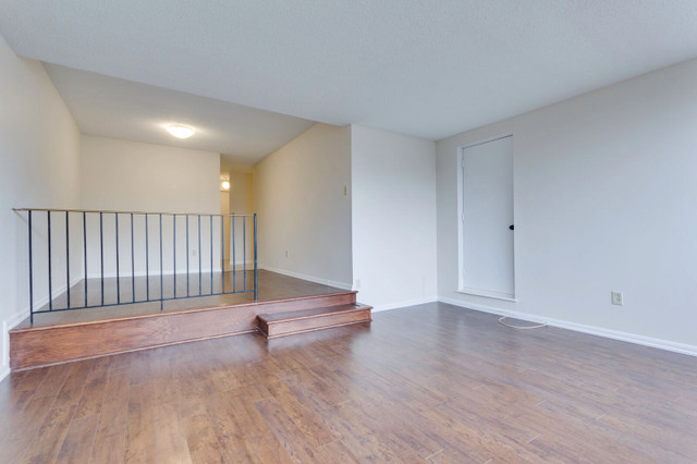 Newly Renovated 1 Bedroom Available in Dundas in Long Term Rentals in Hamilton - Image 2