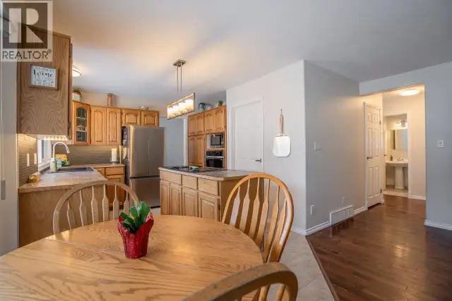 5663 HORSE LAKE ROAD 100 Mile House, British Columbia in Houses for Sale in 100 Mile House - Image 15