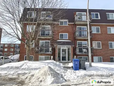 ***AUCUNE SOLICITATION DE LA PART DE COURTIERS*** Propriété à revenus de 8 unités située à Laval-des...