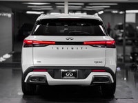 Only 34,500 kms.The 2022 INFINITI QX60 LUXE marks the debut of INFINITI's second-generation redesign... (image 6)