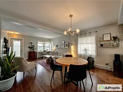 ***Un petit bijou dans le Vieux-Longueuil. Élégant condo sur 2 étages situé à distance de marche de...