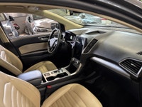 **SUMMER SPECIAL!** FEATURING : AWD, BIG TOUCHSCREEN INFOTAINMENT, HIGHLY EQUIPPED, VERY CLEAN! FINI... (image 9)