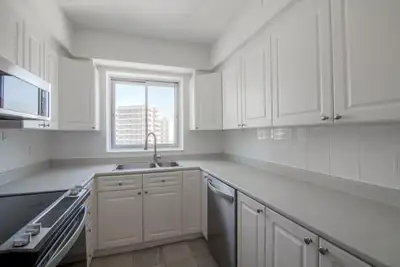 modern 2 bedroom 2 bathroom apartment in The Regency - ID 1977