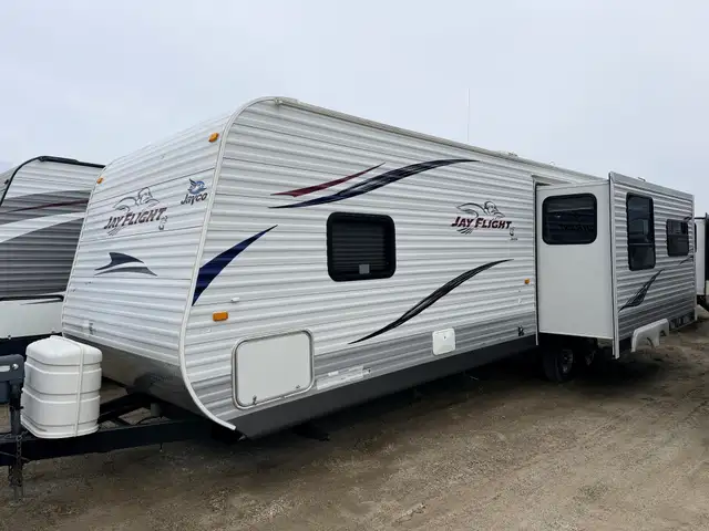 2011 Jayco JAY FLIGHT 29 RLS in Travel Trailers & Campers in St. Albert - Image 4