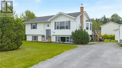 Set on a spacious corner lot in the heart of Quispamsis, 9 Dawson Street offers a fantastic opportun...