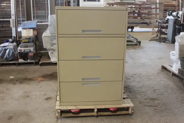 File Cabinet in Bookcases & Shelving Units in Kitchener / Waterloo - Image 2