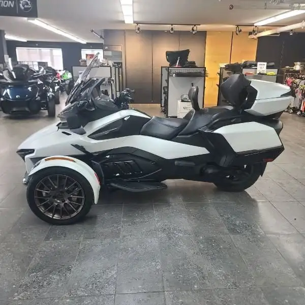 2025 CAN-AM Spyder RT Sea-to-Sky SE6 in Sport Touring in Lanaudière - Image 4