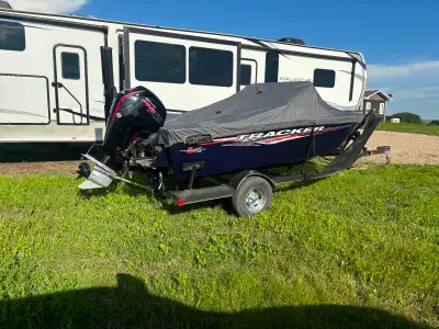 Tracker pro guide 115 xs pro merc ,helix 7 finder ,Minkotta trolling motor ,talon anchor , rod holde...