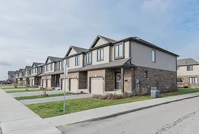 Towns in Hyde Park - Townhouse (3 bedroom) available at 705 Free
