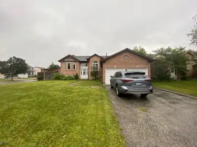 Another Great Property Being Managed By A.G. Secure Property Management Inc This is your chance to g...