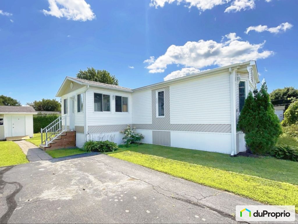 $274,900 - Mobile home for sale in Granby — photo 2