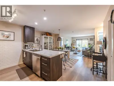 Beautiful and updated 2 Bedroom/2 Bath Condo in the heart of Penticton at The Ellis complex on Hasti...
