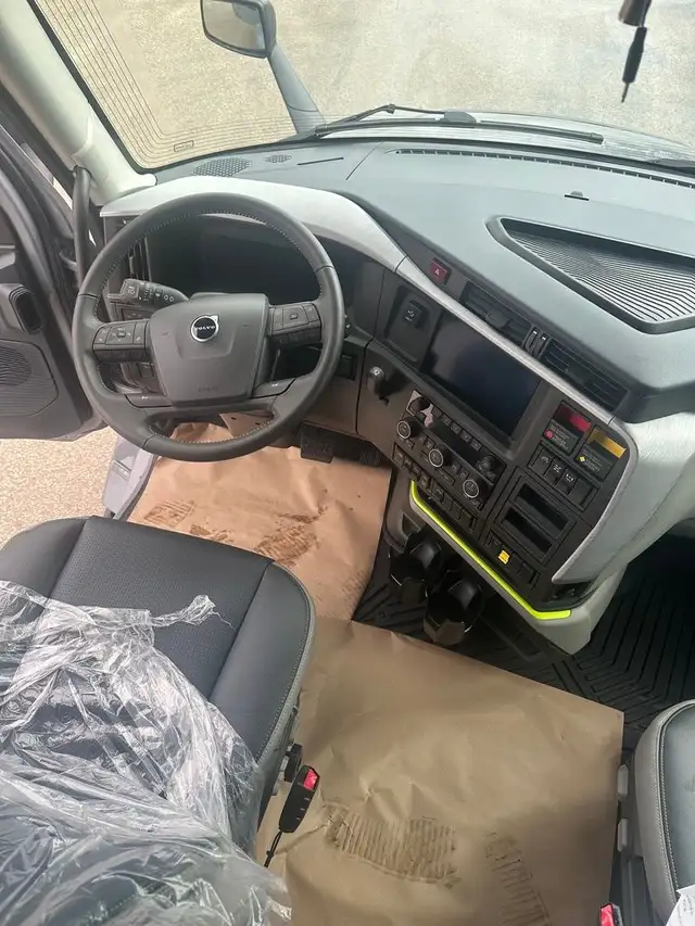 2026 Volvo VNL64T660 New Volvo 660, Ready to work! in Heavy Trucks in Winnipeg - Image 7