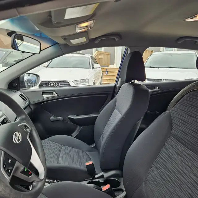2017 Hyundai Accent SE in Cars & Trucks in St. Catharines - Image 9