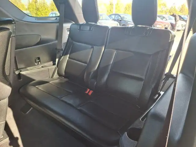 2022 Ford Explorer ST 4WD | Split Leather Buckets | Pano Roof in Cars & Trucks in Guelph - Image 27