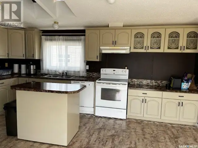 203 4th AVENUE E Coleville, Saskatchewan in Houses for Sale in Saskatoon - Image 6