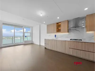 3108 13778 100 AVENUE Surrey, British Columbia