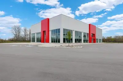 Versatile 9,600 sq ft showroom designed for display, demos, and customer-facing businesses, with a 1...