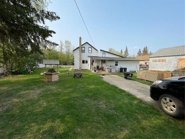 247 Aspen Street W Oak Lake, Manitoba in Houses for Sale in Brandon - Image 2