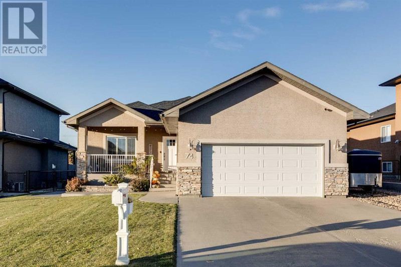 74 Desert Blume Crescent SW Desert Blume, Alberta Houses for Sale