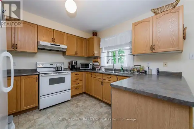 20 BRIGHTON ROAD Barrie (Georgian Drive), Ontario62863762496386124