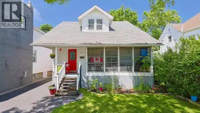 First-time buyers and investors - this one if for you! Well maintained and move in ready 4 bedroom,...