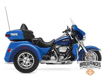 2017 Harley-Davidson Tri Glide UltraHow much motorcycle can you fit on three wheels? One look at the...