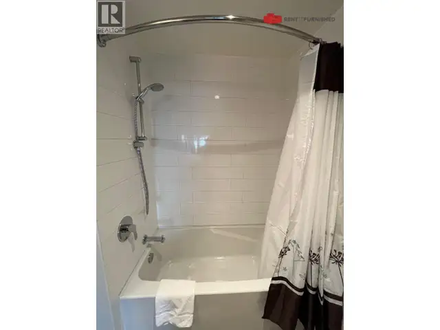 211 215 W 1ST STREET Vancouver, British Columbia in Long Term Rentals in Vancouver - Image 9