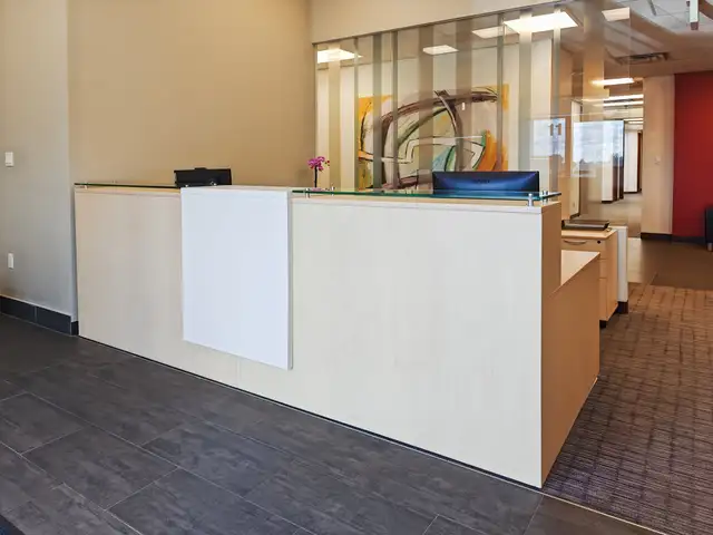 Office space for rent for 4 persons in Glen Abbey in Commercial & Office Space for Rent in Oakville / Halton Region - Image 5