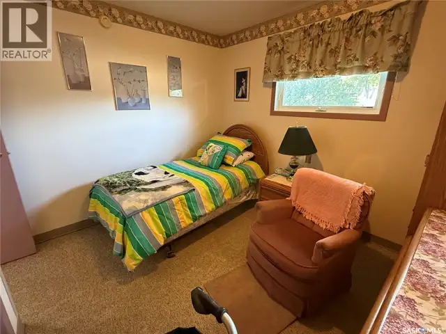 705 1st AVENUE NW Weyburn, Saskatchewan in Houses for Sale in Regina - Image 8